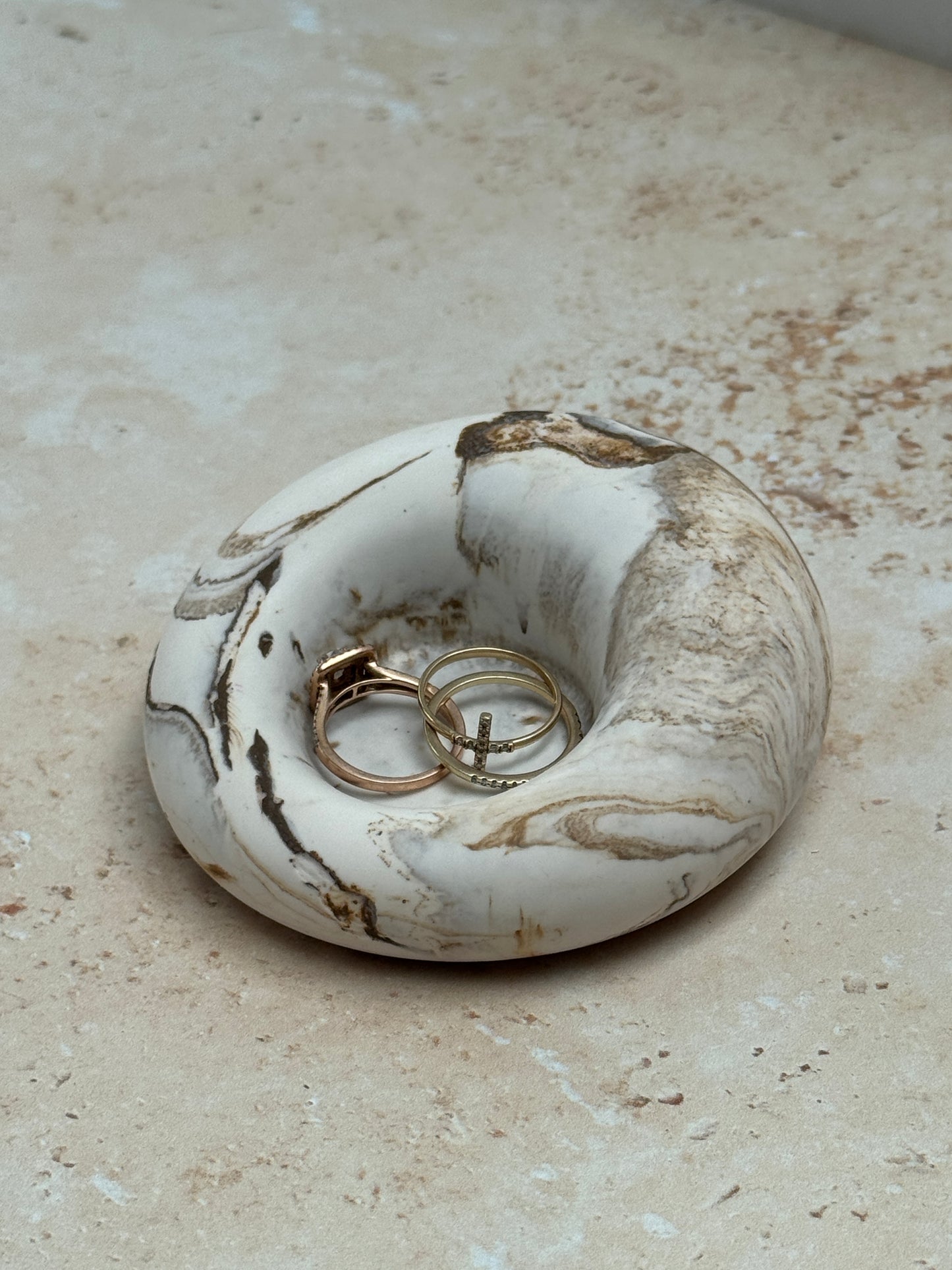 Anillo Ring Holder
